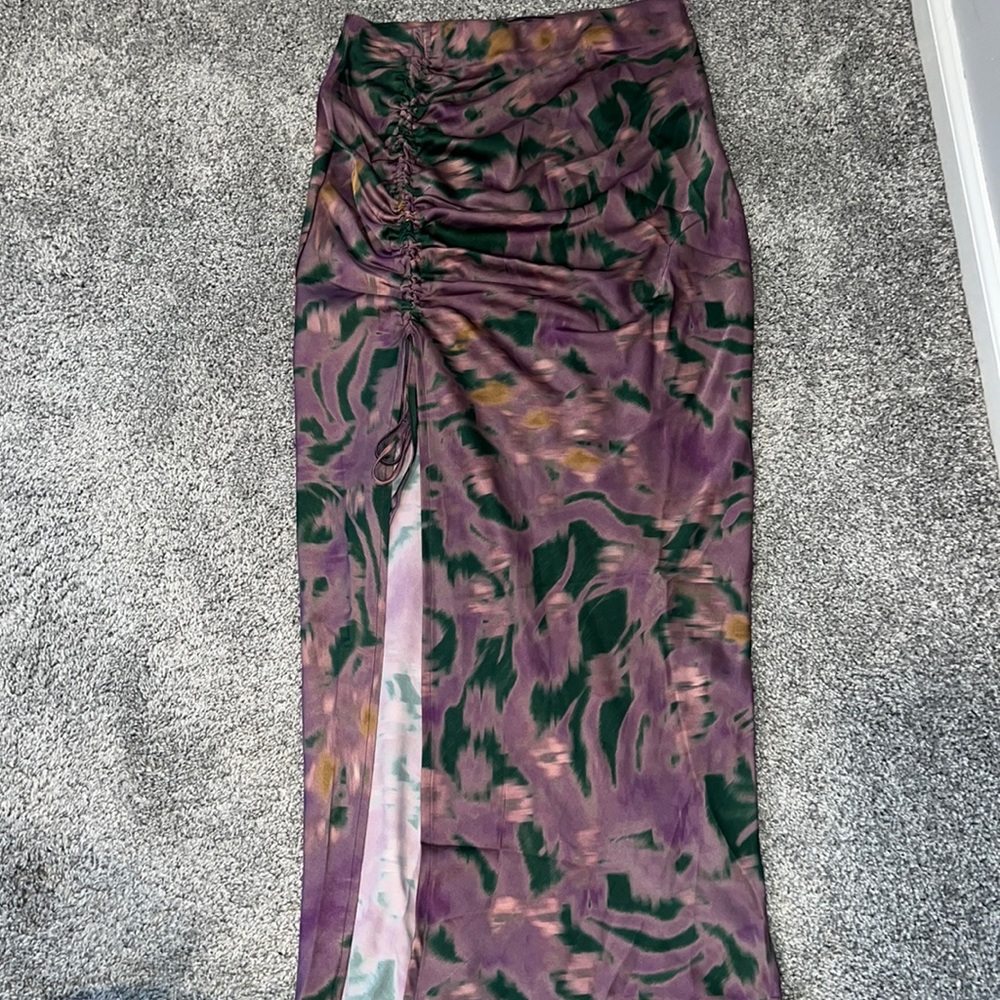 Maxi skirt. Size medium. Never worn